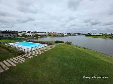 Venta de Casas 5 Ambientes con Pileta