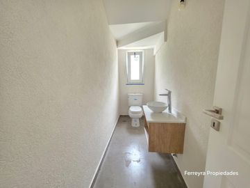 Venta de Casas 5 Ambientes con Pileta