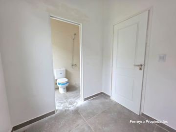 Venta de Casas 5 Ambientes con Pileta