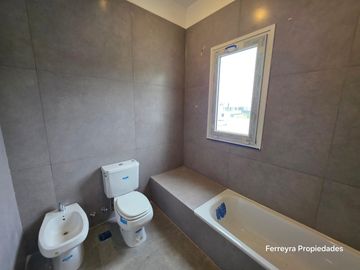 Venta de Casas 5 Ambientes con Pileta