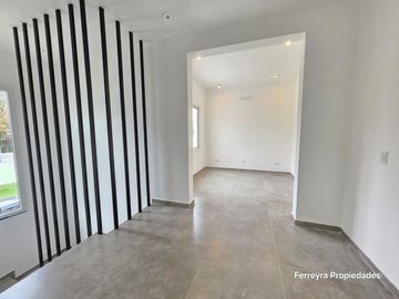 Venta de Casas 5 Ambientes con Pileta