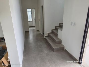 Venta de Casas 5 Ambientes con Pileta