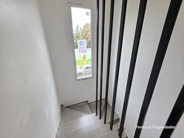 Venta de Casas 5 Ambientes con Pileta