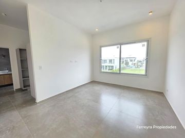 Venta de Casas 5 Ambientes con Pileta