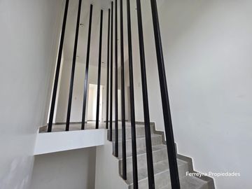 Venta de Casas 5 Ambientes con Pileta