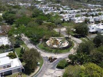 CASA EN VENTA MÉRIDA,  4 RECÁMARAS, PRIVADA PARQUE CENTRAL, CHOLUL