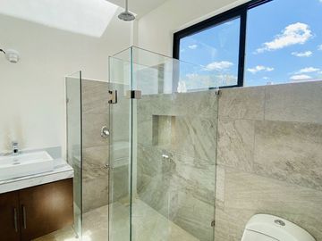 CASA EN VENTA MÉRIDA,  4 RECÁMARAS, PRIVADA PARQUE CENTRAL, CHOLUL