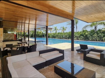 CASA EN VENTA MÉRIDA,  4 RECÁMARAS, PRIVADA PARQUE CENTRAL, CHOLUL