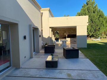 Casa en venta en Barrio Cerrado Santa Ana Moreno