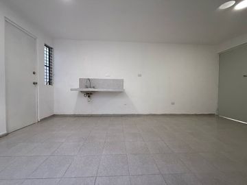 Casa de 2 Habitaciones en el Fraccionamiento Palmeras, Ciudad Caucel, Mérida