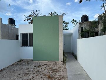 Casa de 2 Habitaciones en el Fraccionamiento Palmeras, Ciudad Caucel, Mérida