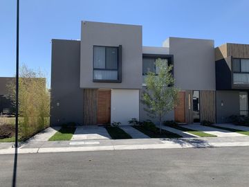 Casa en Condominio en Zákia, El Marqués, Querétaro CAEN-An-1136-Cd*