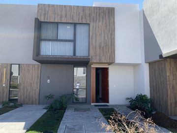 Casa en Condominio en Zákia, El Marqués, Querétaro CAEN-An-1136-Cd*