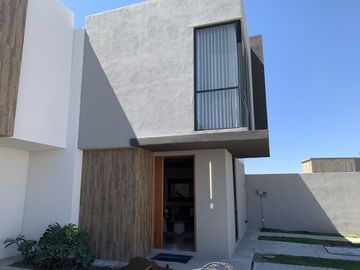 Casa en Condominio en Zákia, El Marqués, Querétaro CAEN-An-1136-Cd*