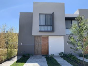 Casa en Condominio en Zákia, El Marqués, Querétaro CAEN-An-1136-Cd*