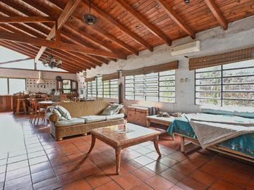 Casa en venta de 5 dormitorios - Funes