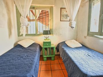 Casa en venta de 5 dormitorios - Funes