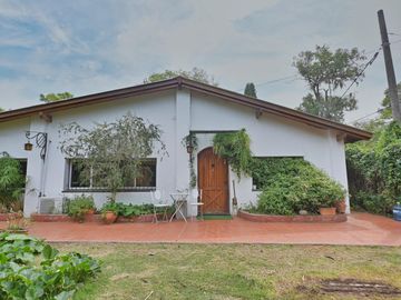 Casa en venta de 5 dormitorios - Funes