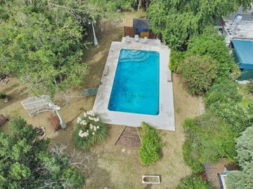 Casa en venta de 5 dormitorios - Funes