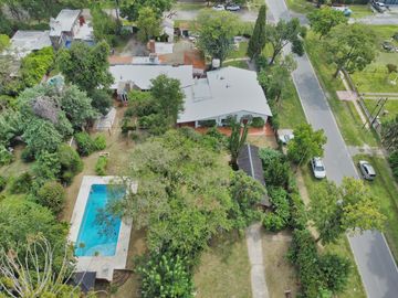 Casa en venta de 5 dormitorios - Funes