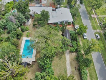Casa en venta de 5 dormitorios - Funes