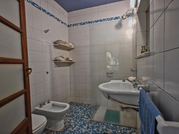 Casa en venta de 5 dormitorios - Funes