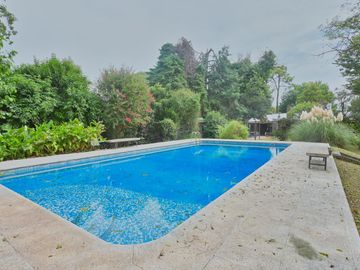 Casa en venta de 5 dormitorios - Funes
