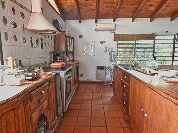 Casa en venta de 5 dormitorios - Funes