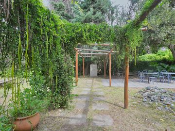 Casa en venta de 5 dormitorios - Funes