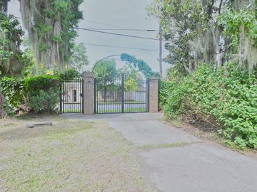 Casa en venta de 5 dormitorios - Funes