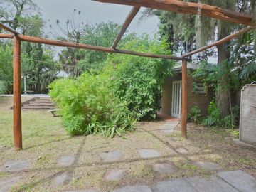 Casa en venta de 5 dormitorios - Funes