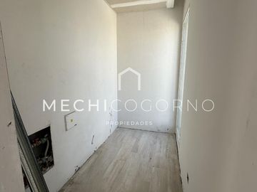 Casa en venta de 4 dormitorios a la laguna en Laguna Grande