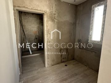 Casa en venta de 4 dormitorios a la laguna en Laguna Grande