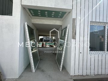 Casa en venta de 4 dormitorios a la laguna en Laguna Grande