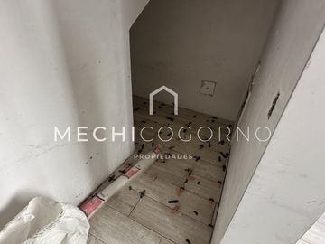 Casa en venta de 4 dormitorios a la laguna en Laguna Grande