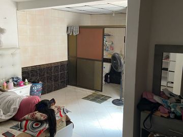 Se Vende Casa En Champagnat De Dos Pisos Comercial