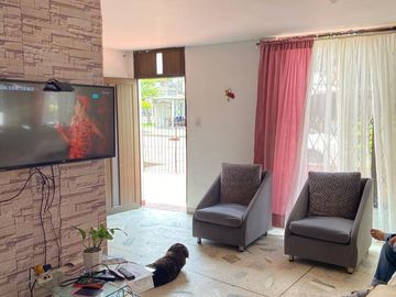 Se Vende Casa En Champagnat De Dos Pisos Comercial
