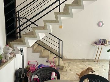 Se Vende Casa En Champagnat De Dos Pisos Comercial