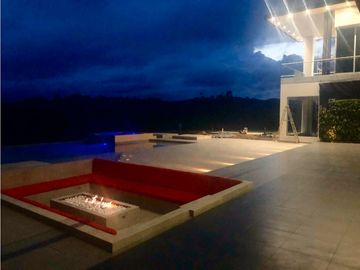 Lujosa casa finca a 15 min del aeropuerto JMC