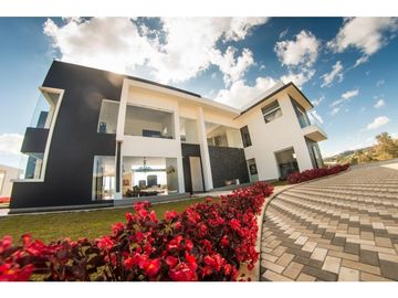 Lujosa casa finca a 15 min del aeropuerto JMC