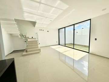 Casa en venta en Valle Imperial, Zapopan, Jal.