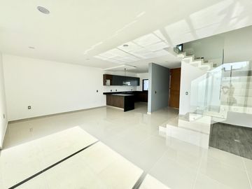 Casa en venta en Valle Imperial, Zapopan, Jal.
