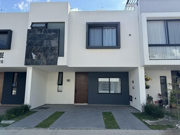 Casa en venta en Valle Imperial, Zapopan, Jal.