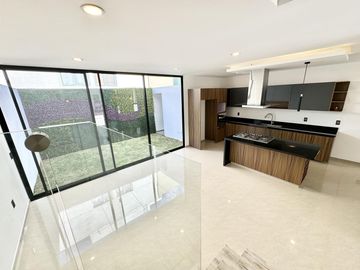 Casa en venta en Valle Imperial, Zapopan, Jal.