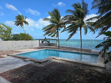 Casa de lujo en Venta Puerto Juárez en Cancún  frente al Mar,  8 recámaras