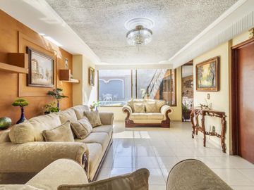 Casa en venta en Colomos Providencia, Guadalajara