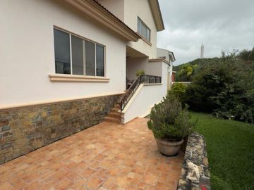 CASA EN VENTA EN SIERRA ALTA 1ER SECTOR