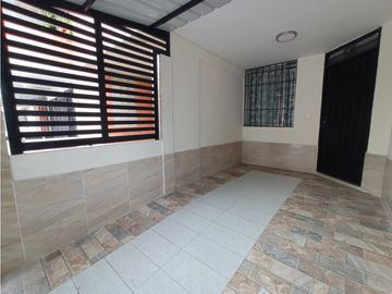 CASA EN VENTA PALMIRA BARRIO TULIPANES DE LA ITALIA AMPLIA  