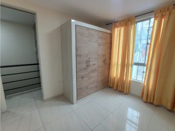 CASA EN VENTA PALMIRA BARRIO TULIPANES DE LA ITALIA AMPLIA  