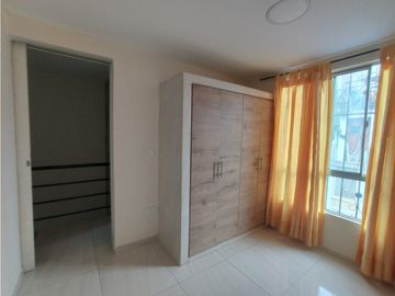 CASA EN VENTA PALMIRA BARRIO TULIPANES DE LA ITALIA AMPLIA  